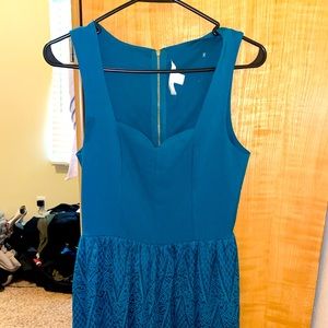 Pretty emerald green dress, size small, above knee length